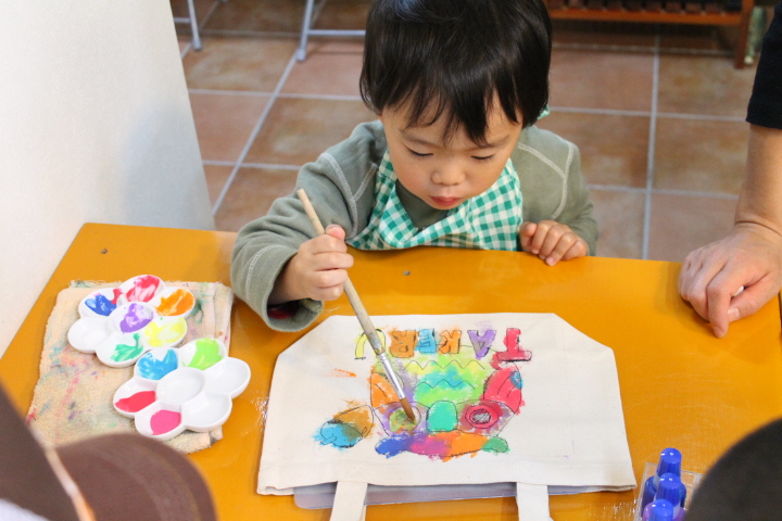 手描きトートバック体験 伊豆体験 手描きtシャツ工房チロル