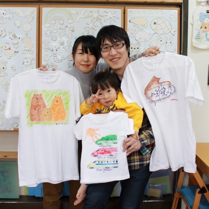 家族の手描きTシャツ