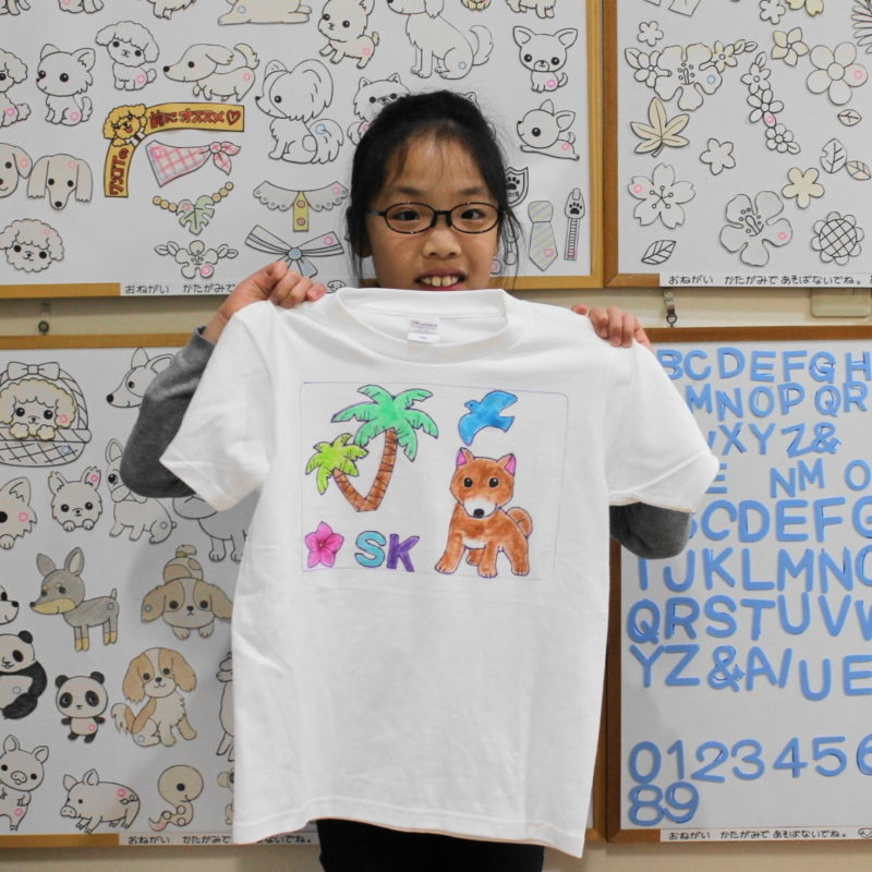 女の子が作った手描きTシャツ