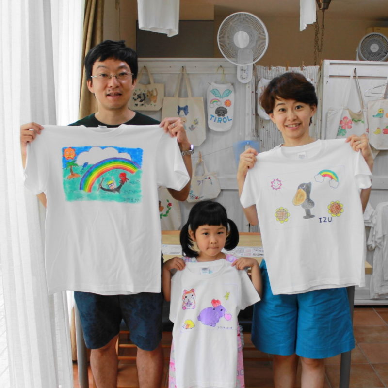 家族で仲良く作った手描きTシャツたち