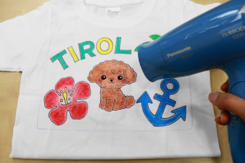 絵の具を乾燥させて完成